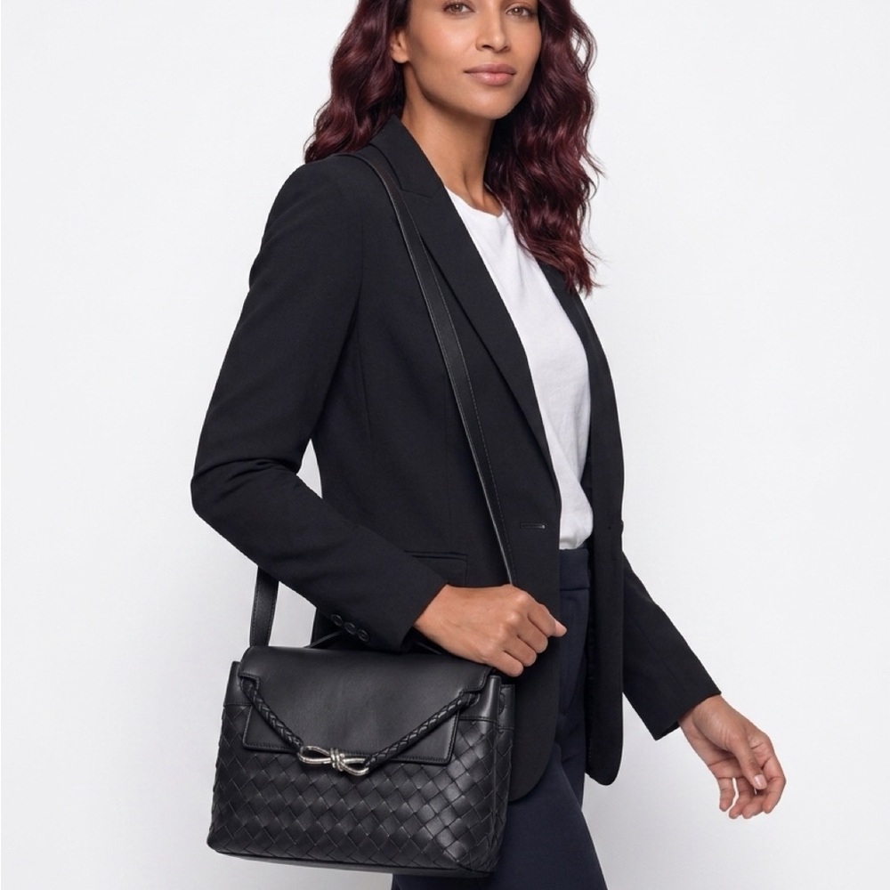 Bottega Veneta Black Andiamo Intrecciato Messenger Bag with Braided Handle